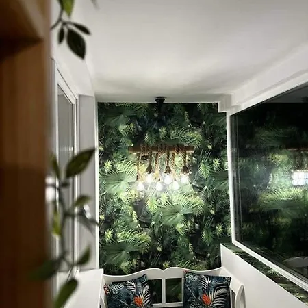 Apartament Cu 2 Lägenhet *