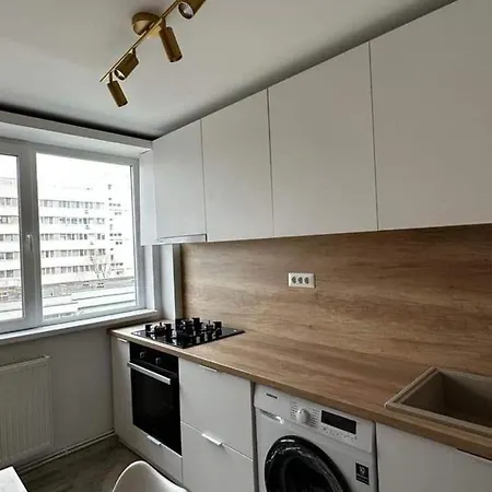 Apartament Cu 2 Lägenhet *